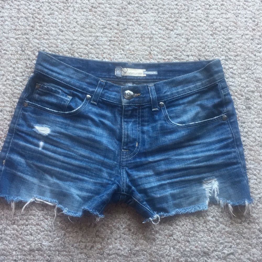 Level 99 boyfriend jorts.